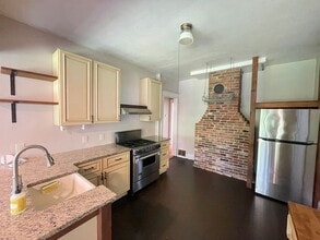 Building Photo - 28 Charles St