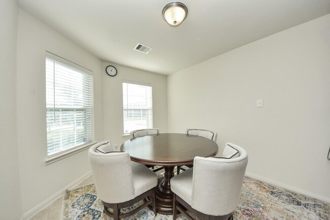 Building Photo - 10803 Dover White Dr