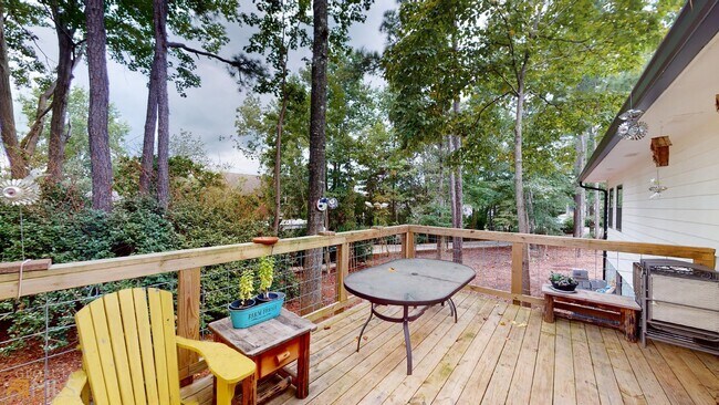 Building Photo - 1137 Magnolia Dr