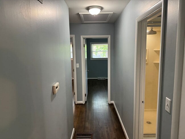 Building Photo - MOVE IN SPECIAL!! LIMITED TIME ONLY! HALF OFF FIRST MONTH!!