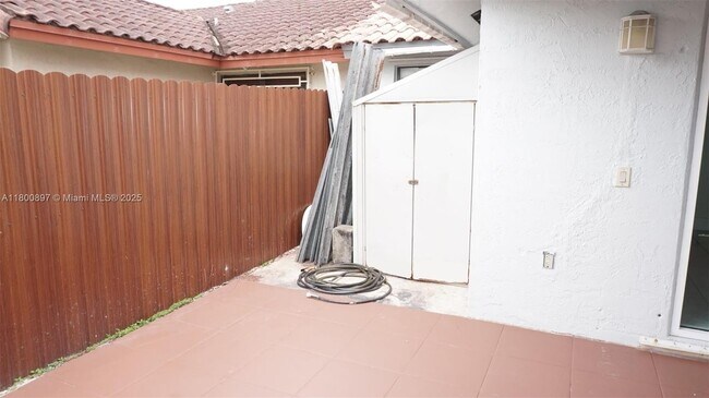 Building Photo - 4909 SW 144th Ct