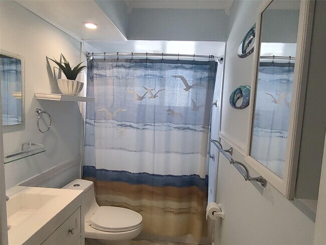 Building Photo - 3030 NE 5th Terrace