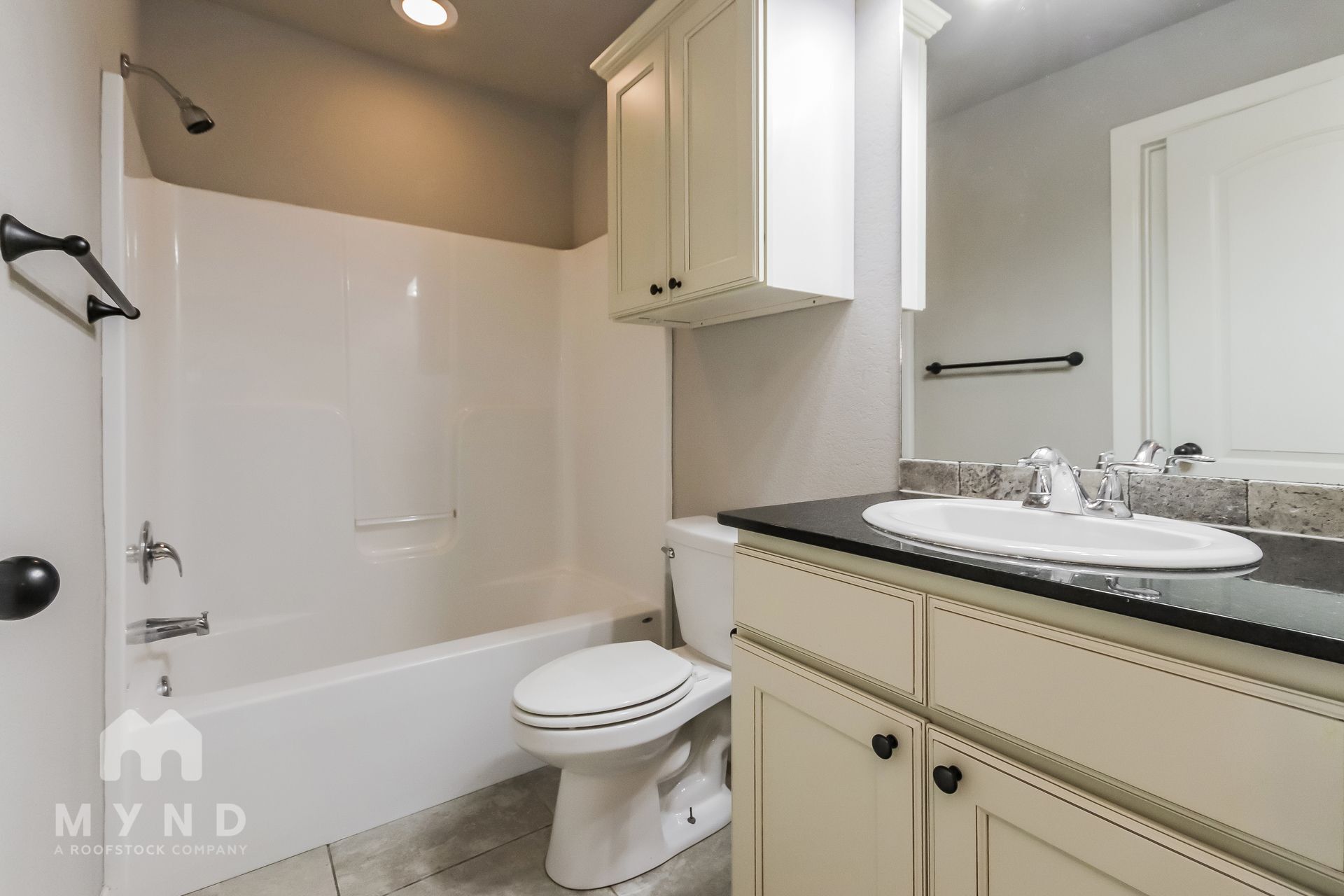 Building Photo - 2303 SW Worthington Ave