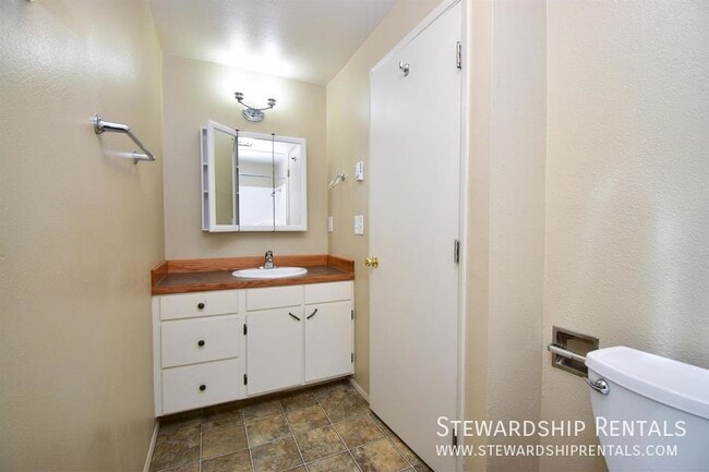 Building Photo - 336 S 51st Pl