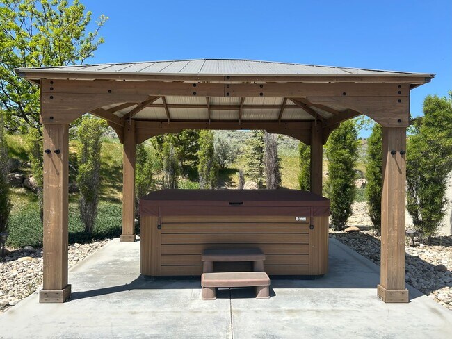 Building Photo - Luxury Living in StarView Estates - 4.98 A...