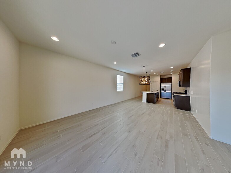 Building Photo - 11820 W Rancho Dr