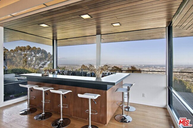 Building Photo - 6112 Via Subida