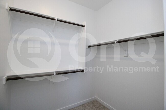 Building Photo - 3303 S Piedra Cir