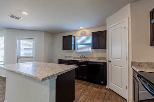 Building Photo - 8115 Meridian Isle