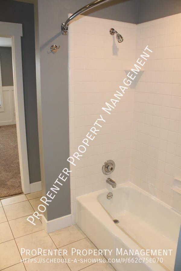 Building Photo - 8130 Deer Run Way