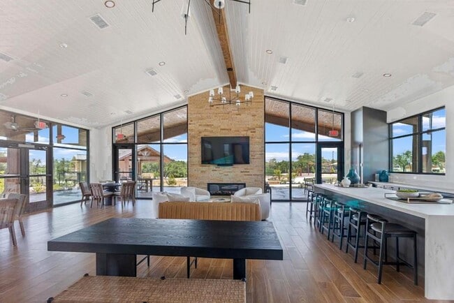 Building Photo - 1304 Salt Lick Dr