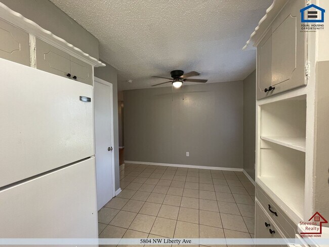 Building Photo - 5804 NW Liberty Ave