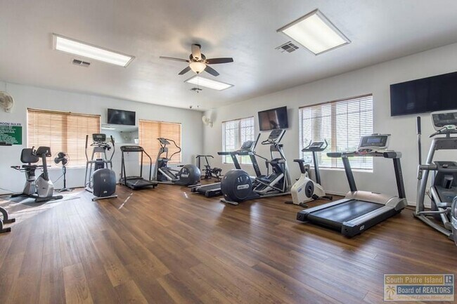 Building Photo - 15 Cypress Point Dr