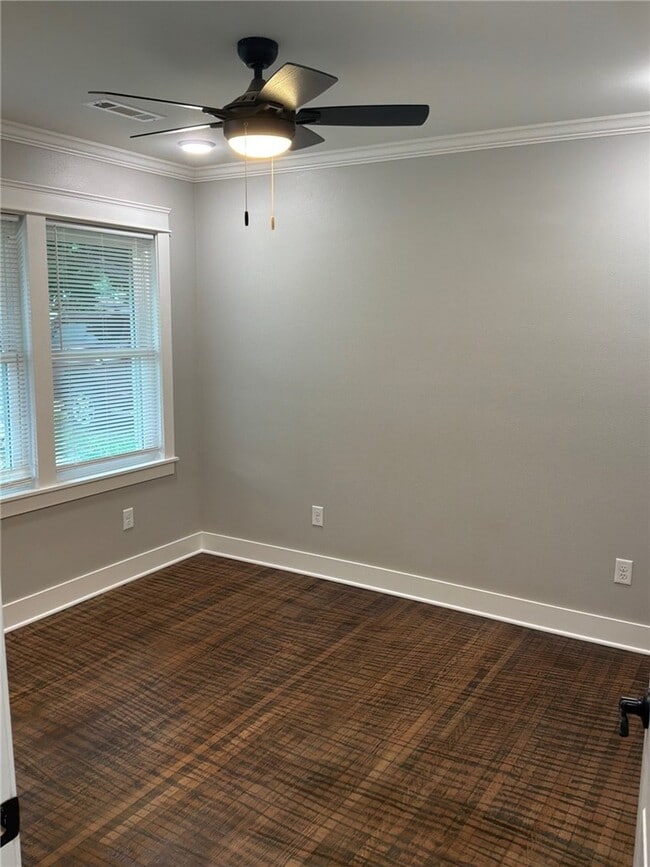 Building Photo - 510 S Pleasant St