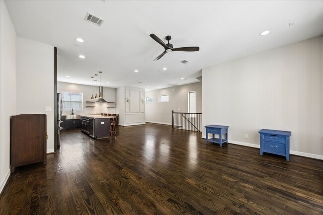 Building Photo - 1613 Crockett St