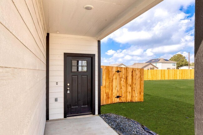 Building Photo - Brand New 3/2.5 Minutes to Randolph AFB