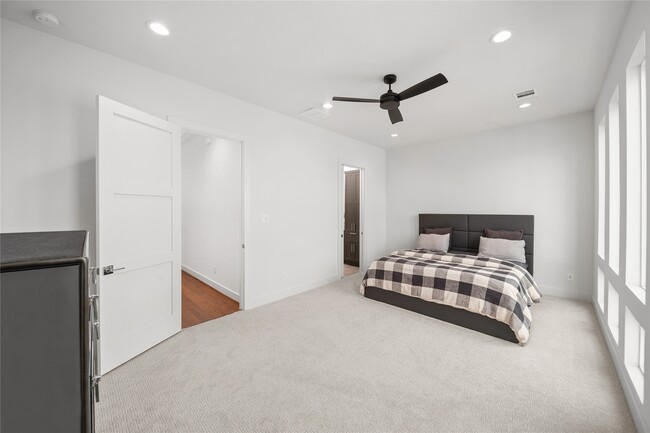 Building Photo - 2408 Gray St