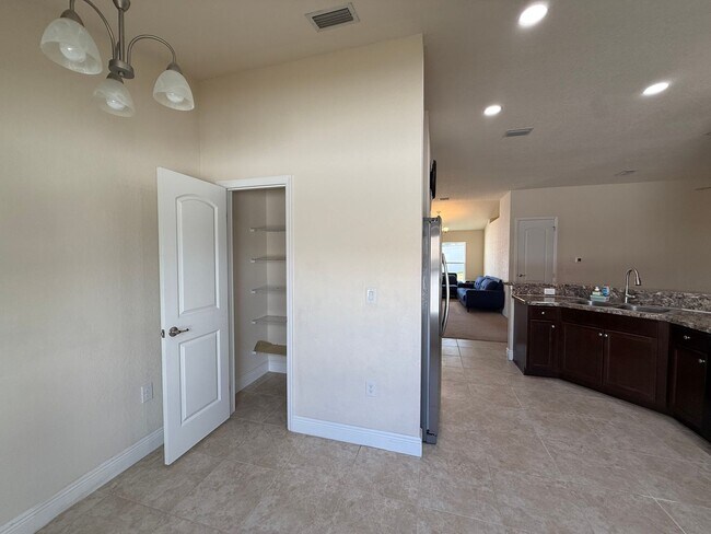 Building Photo - Three bedroom two bathroom BH Home