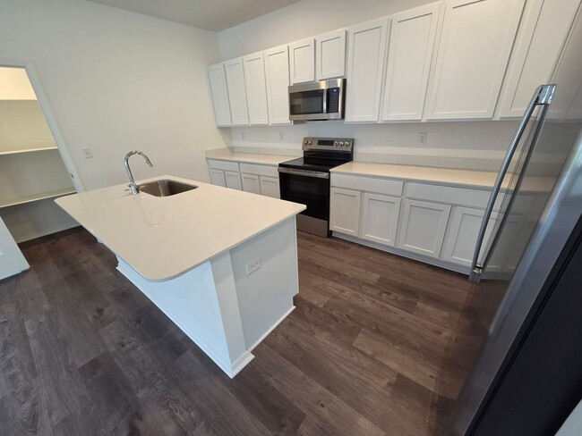 Building Photo - 1088 RAVEN WALK Dr