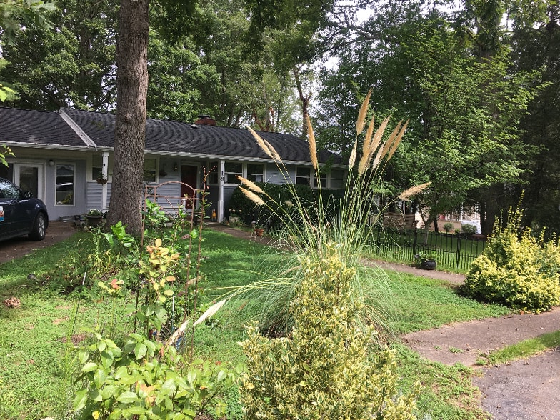 Building Photo - 18 Forestdale Dr