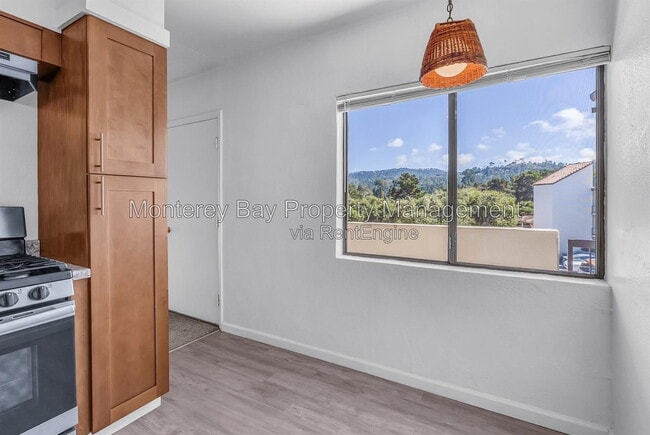 Building Photo - 500 Glenwood Cir