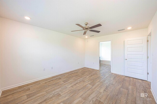 Building Photo - 23294 Shadowridge Dr