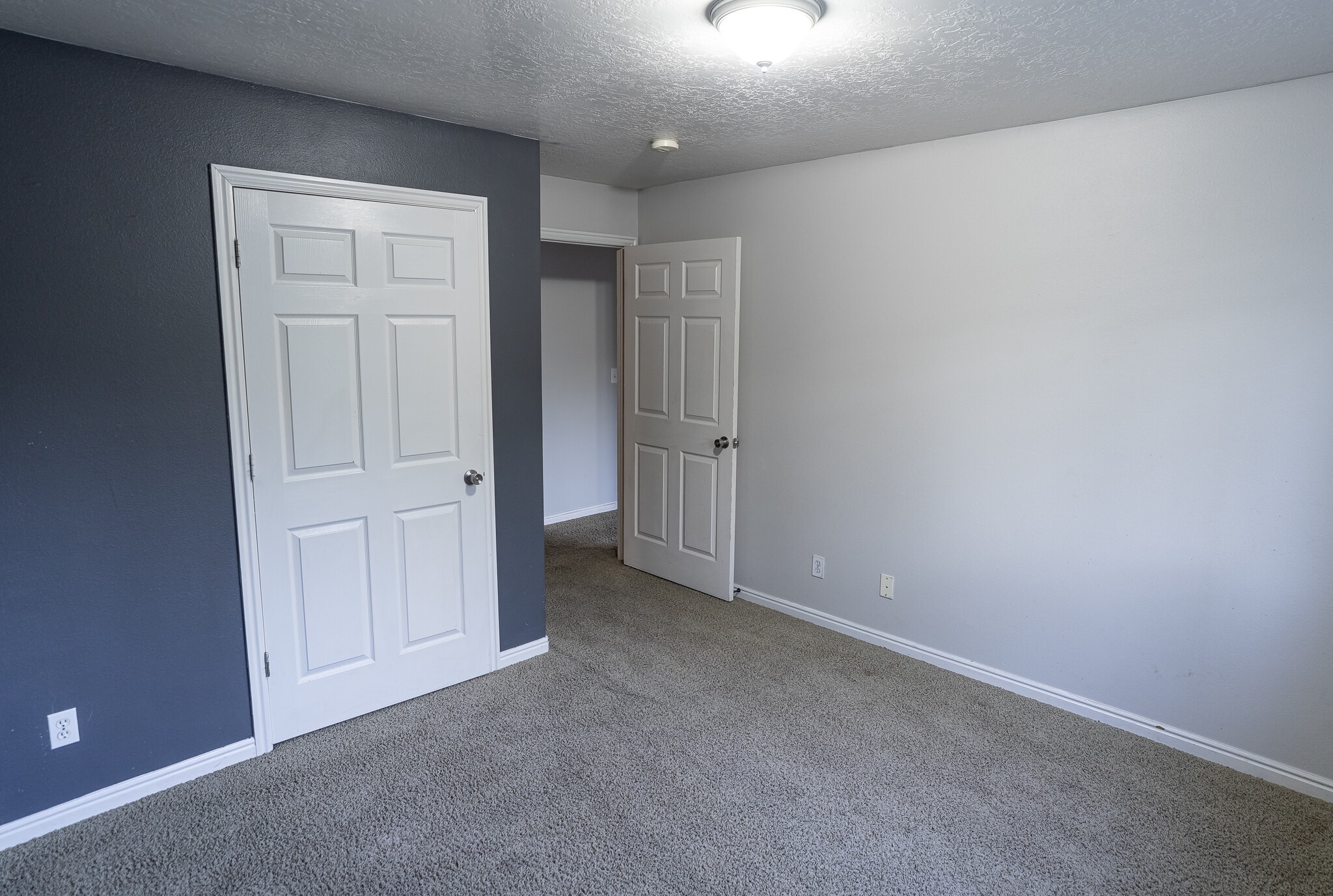 Building Photo - 8084 N Ridge Loop E