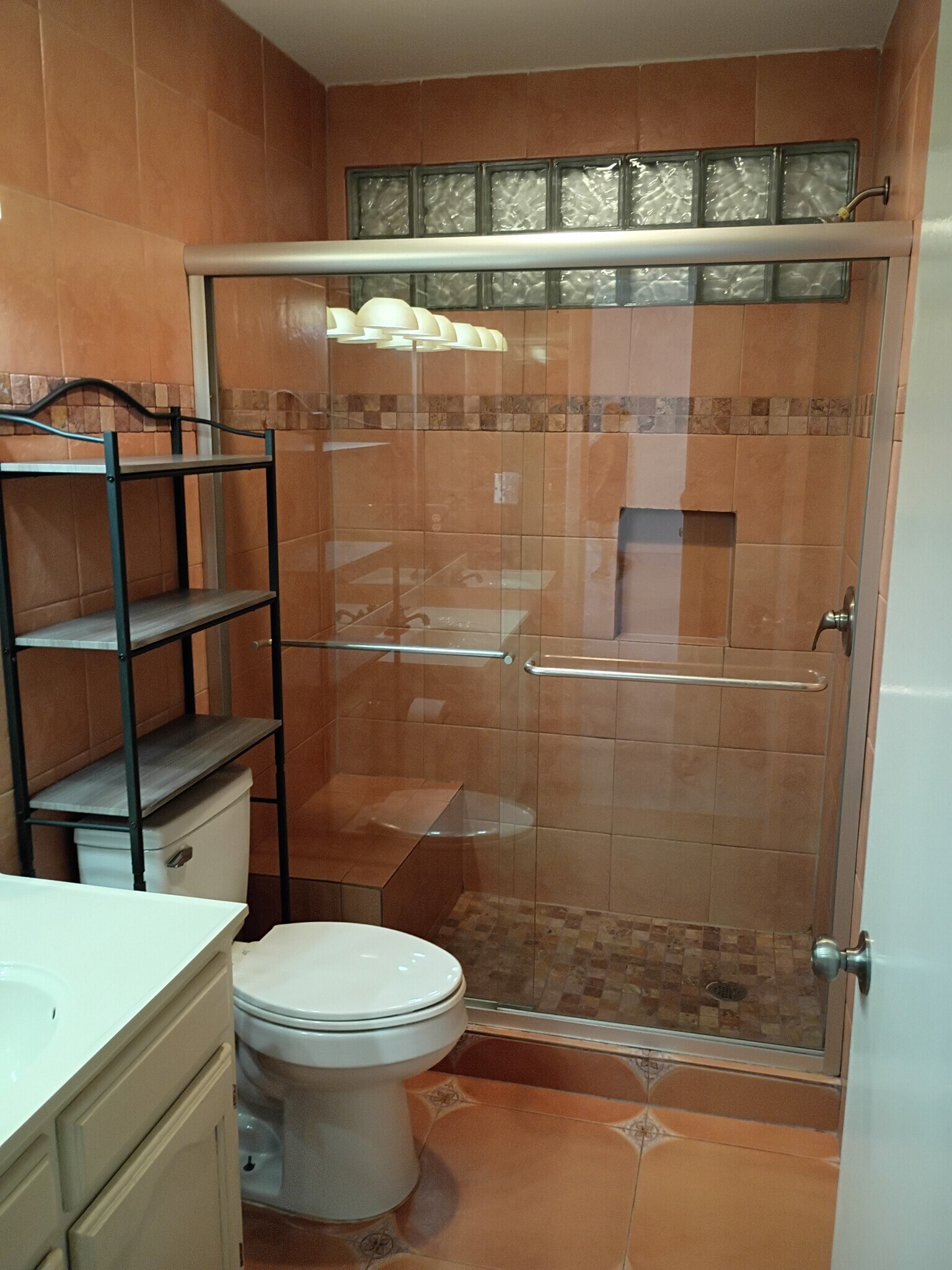 Building Photo - 706 Continental Dr