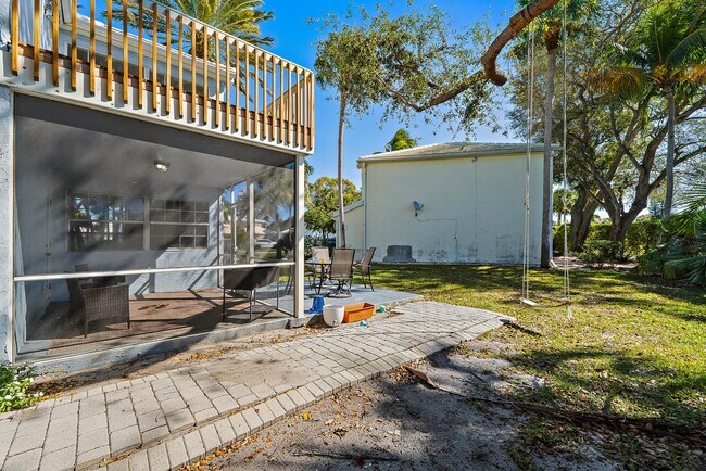 Building Photo - 18213 SE Fairview Cir