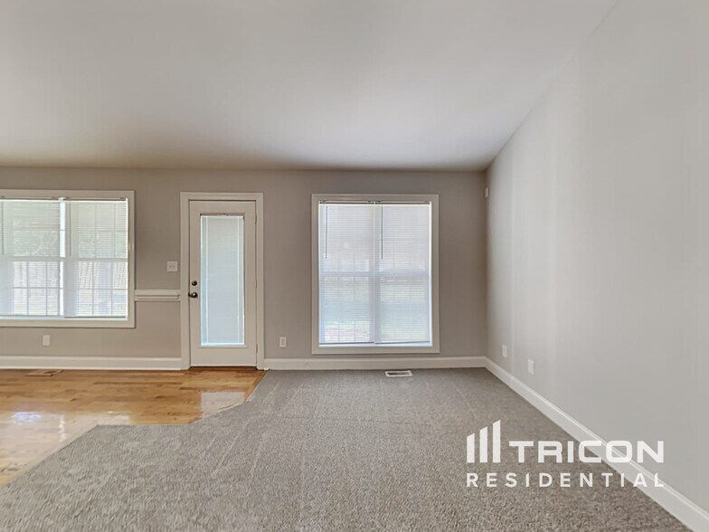 Building Photo - 1212 Danielle Downs Ct SE