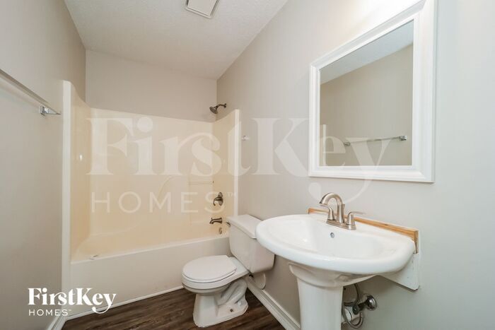 Building Photo - 16 Hickory Knoll Ct