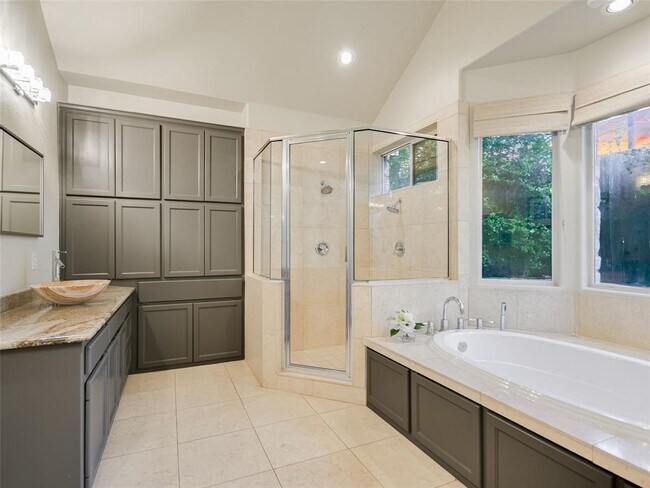 Building Photo - 417 Beardsley Ln