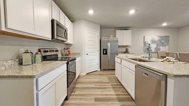 Building Photo - 5225 Pinyon Dr