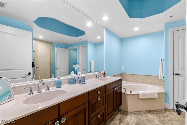 Building Photo - 14300 Riva Del Lago Dr