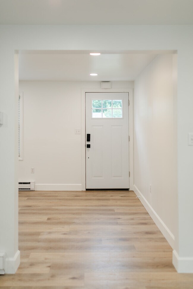 Building Photo - 1745 State St