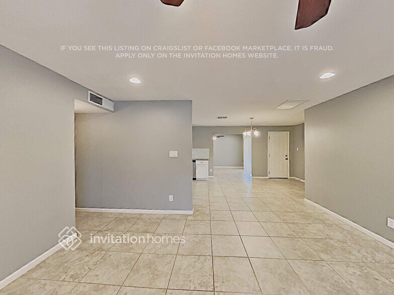 Building Photo - 3827 E Marilyn Rd