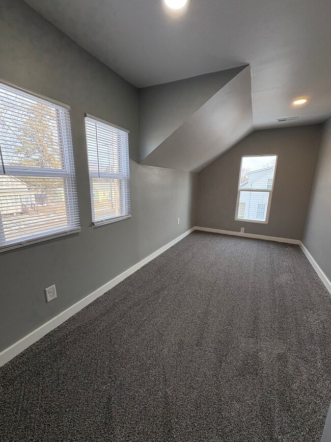 Building Photo - 315-317 Smith