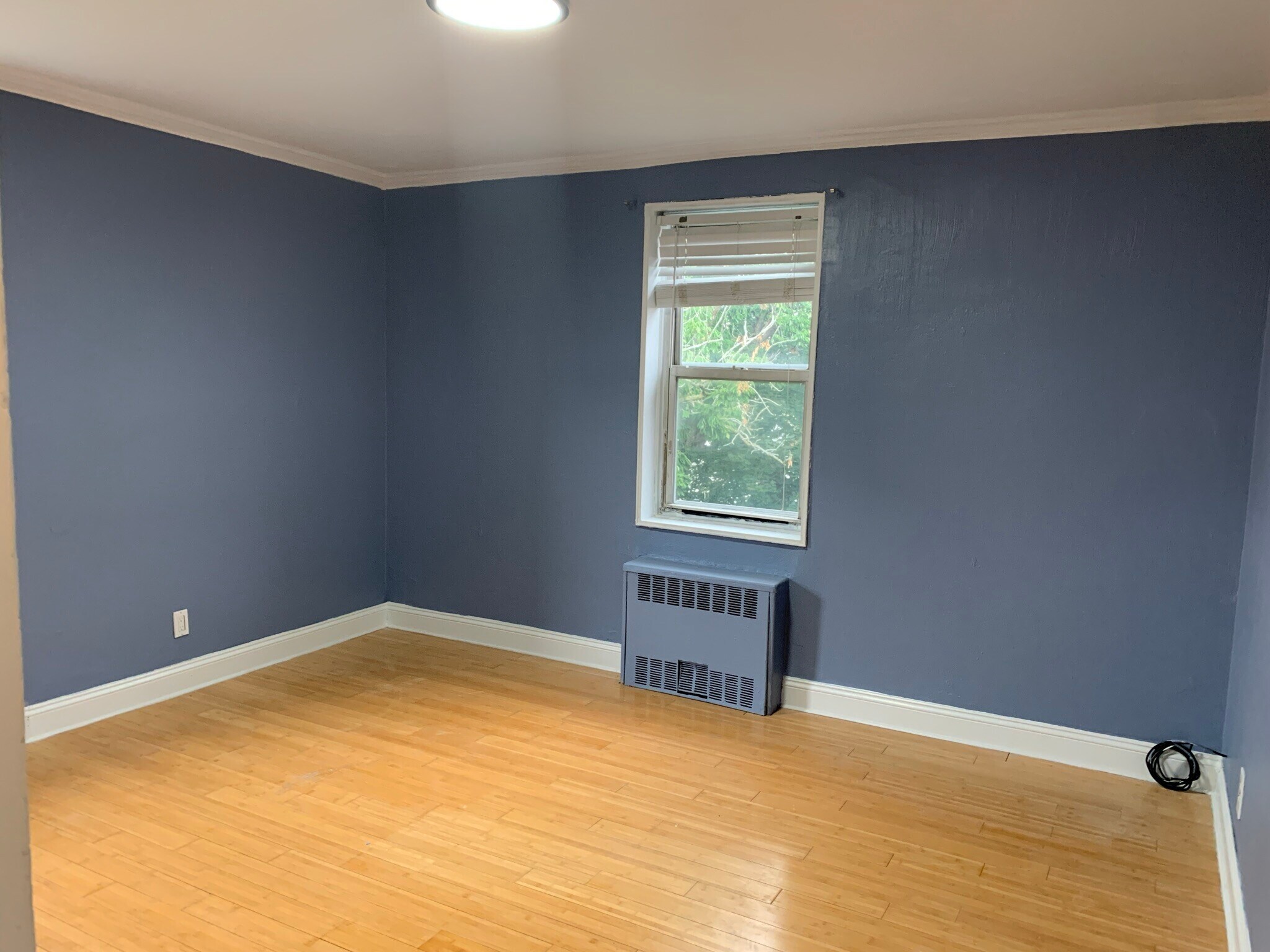 All Windows Face The Water! - 20 Eastchester Rd