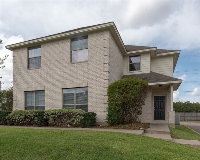 Building Photo - 3858 Oldenburg Ln