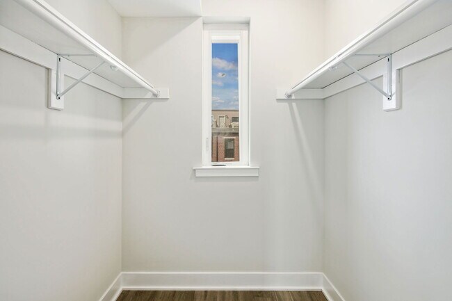 Building Photo - 2537 Grays Ferry Ave