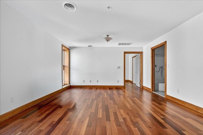 Building Photo - 432 Broadway