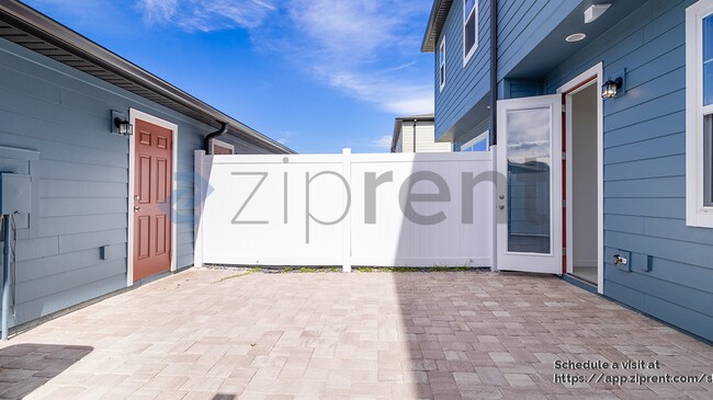 Building Photo - 17568 Northlake Grv Dr