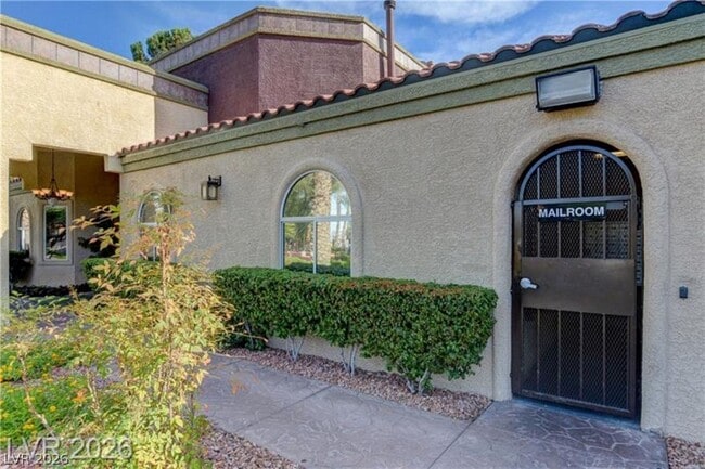 Building Photo - 7885 W Flamingo Rd