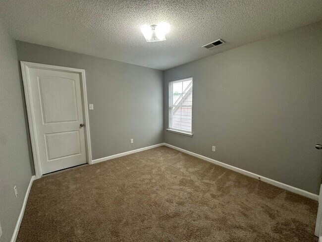 Building Photo - 7407 Crayton Ridge Dr