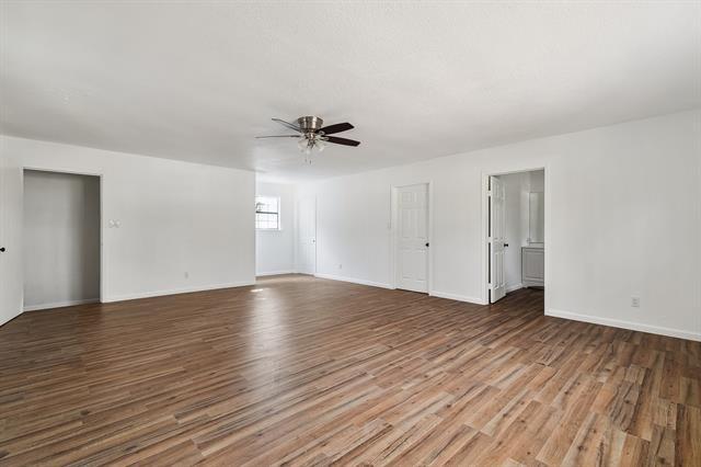 Building Photo - 2038 Avon Dr