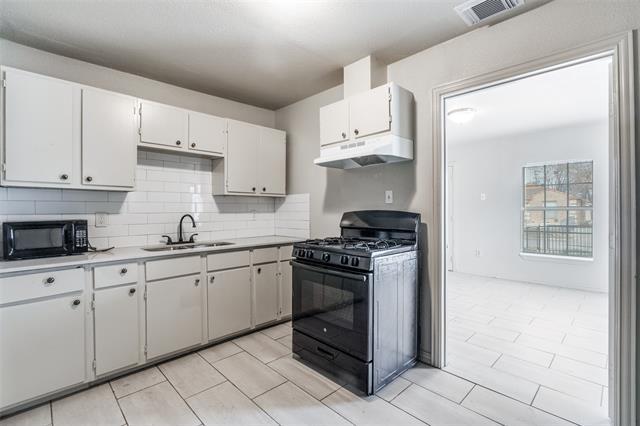 Building Photo - 7909 Wanebe Dr