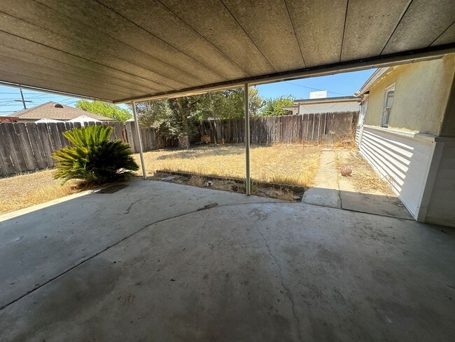 Building Photo - Available Now - Charming Home for Rent