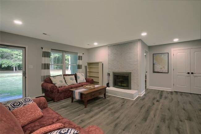 Building Photo - 764 Lovers Ln