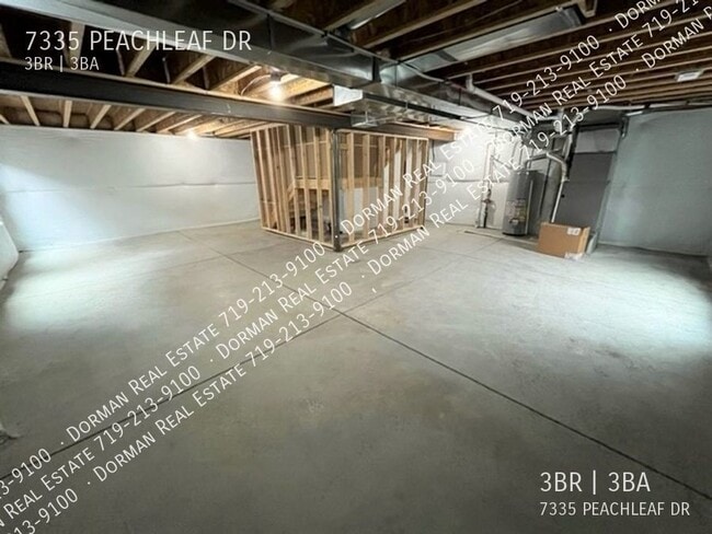 Building Photo - 7335 Peachleaf Dr