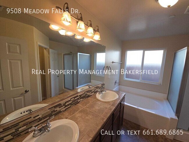 Building Photo - 9508 Meadow Falls Dr